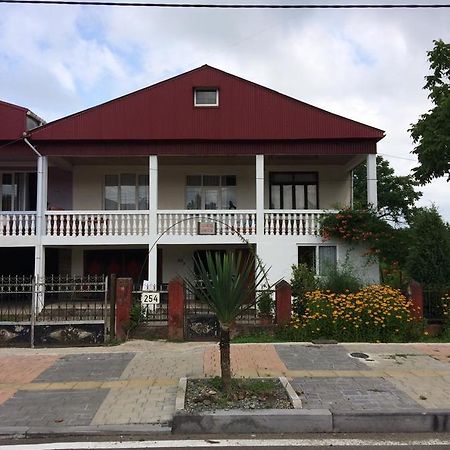 Natia Guest House Kobuleti Exterior foto